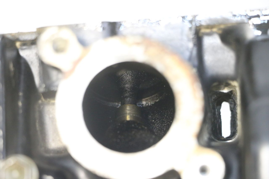 photo de TESTATA SUZUKI GS GSE 500 (2001 - 2003) - Dettagli dei punti di fissaggio