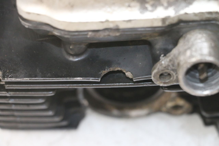 photo de TESTATA SUZUKI GS GSE 500 (2001 - 2003) - Stato della superficie e materiale