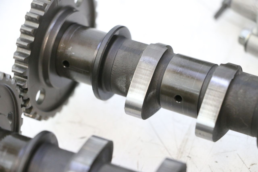 photo de Testata SUZUKI GSR 600 (2005 - 2012) - Altra angolazione