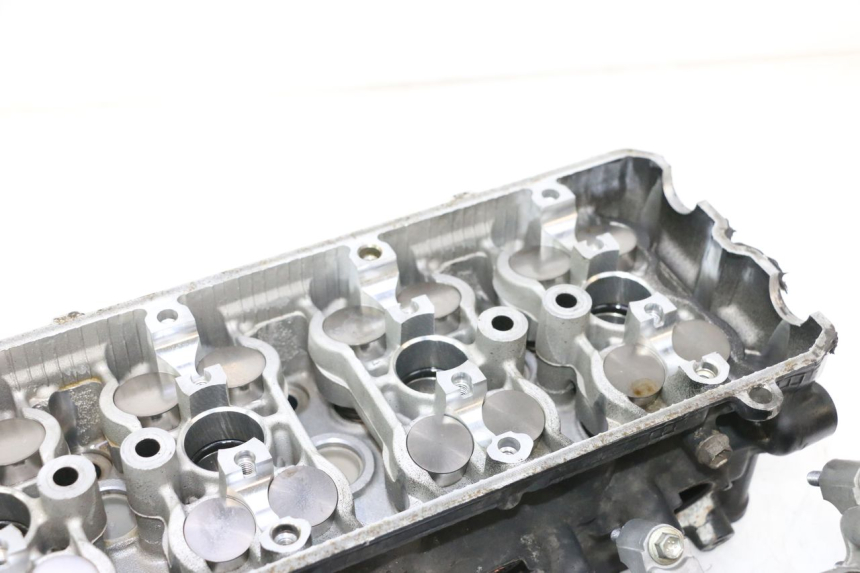 photo de Testata SUZUKI GSR 600 (2005 - 2012) - Altra vista dell'articolo