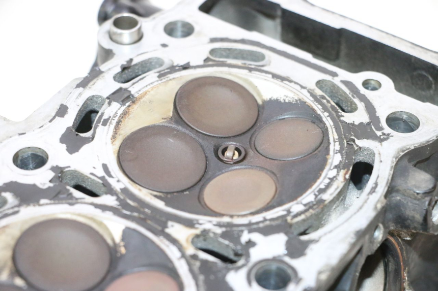 photo de Testata SUZUKI GSR 600 (2005 - 2012) - Stato della superficie e materiale