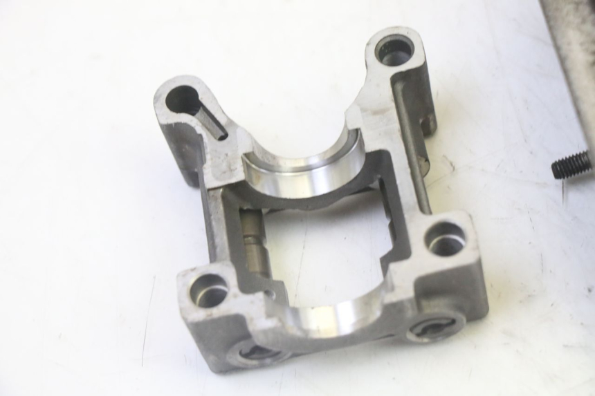 photo de TESTATA DAELIM HISTORY 125 (2001 - 2002) - Dettagli dei punti di fissaggio