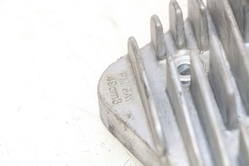 photo de TESTATA PEUGEOT KISBEE 2T 50 (2010 - 2017) - Dettaglio del componente