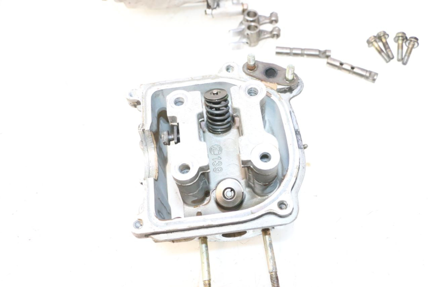 photo de TESTATA PEUGEOT KISBEE 4T 50 (2010 - 2017) - Zoom sui componenti