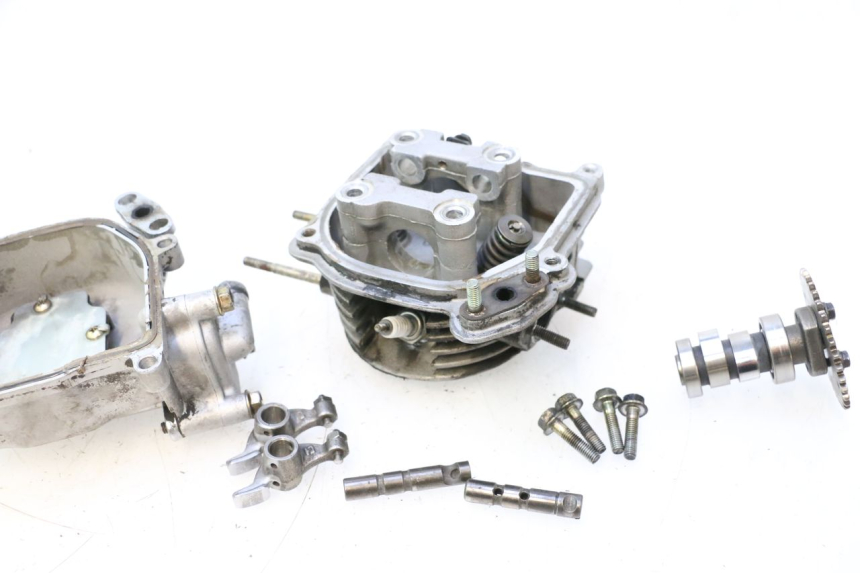photo de TESTATA PEUGEOT KISBEE 4T 50 (2010 - 2017) - Focus sulla struttura