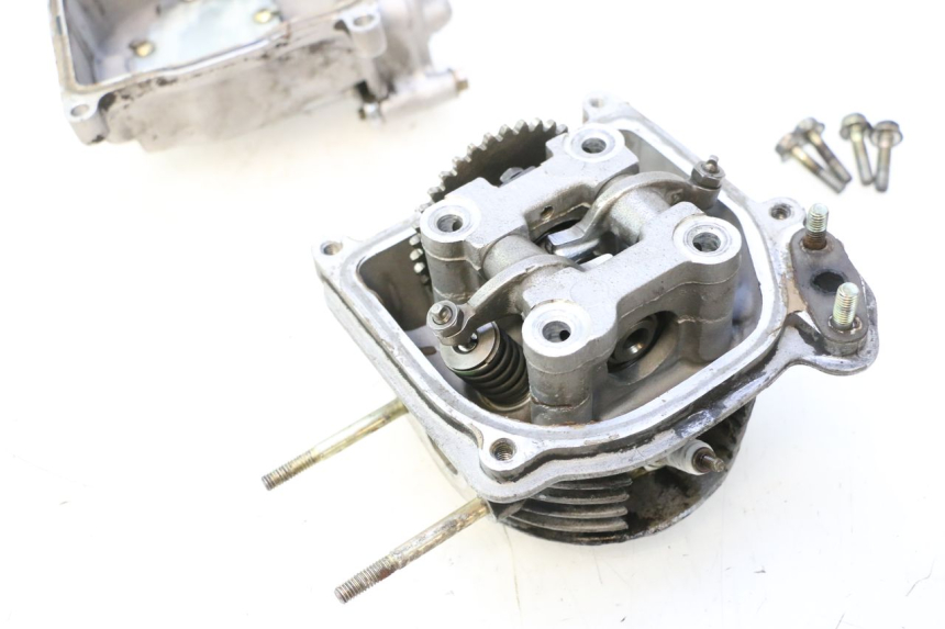 photo de TESTATA PEUGEOT KISBEE 4T 50 (2010 - 2017) - Dettagli dei punti di fissaggio
