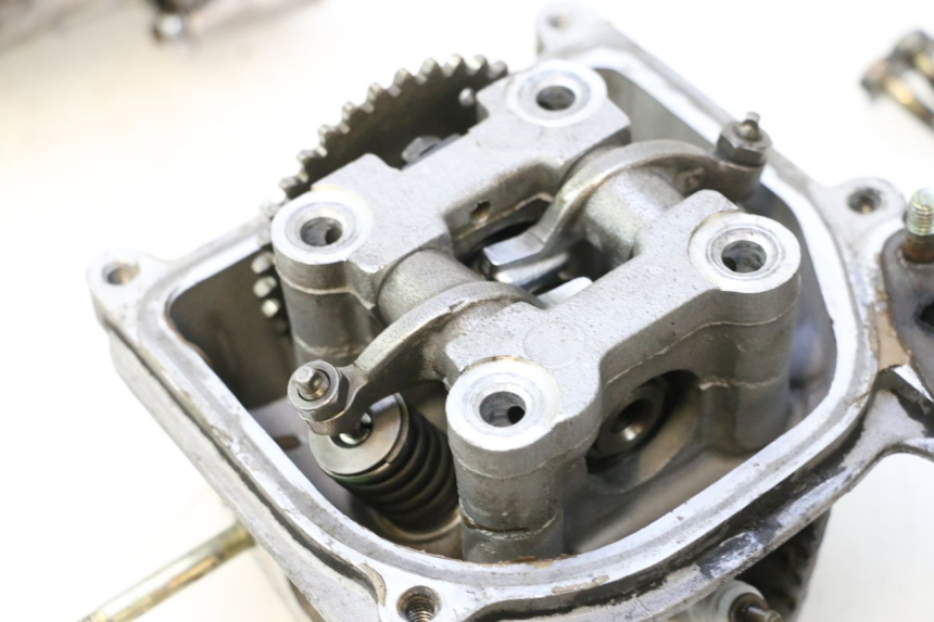 photo de TESTATA PEUGEOT KISBEE 4T 50 (2010 - 2017) - Stato della superficie e materiale