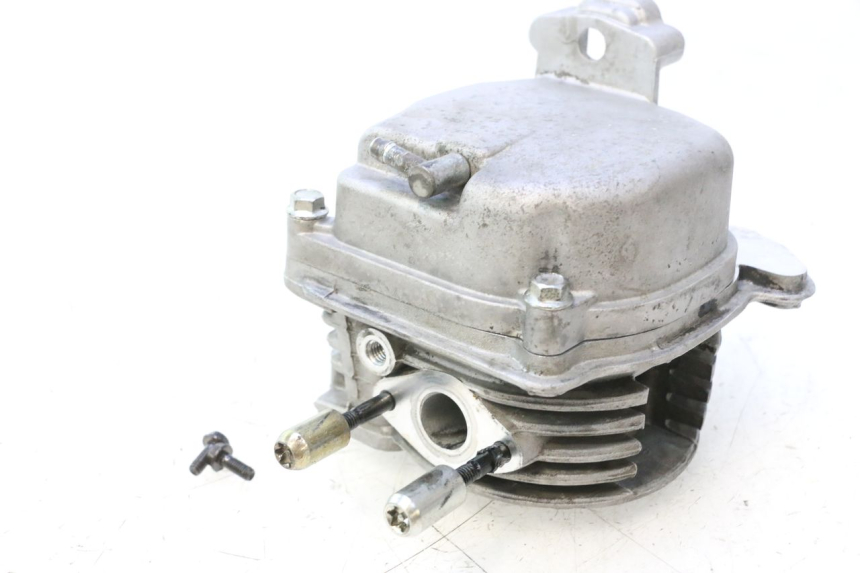 photo de TESTATA PEUGEOT KISBEE 4T 50 (2018 - 2022) - Dettagli dei punti di fissaggio