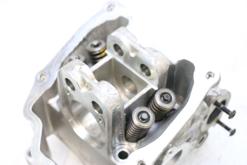 photo de TESTATA PIAGGIO MP3 125 (2006 - 2014) - Zoom sui componenti