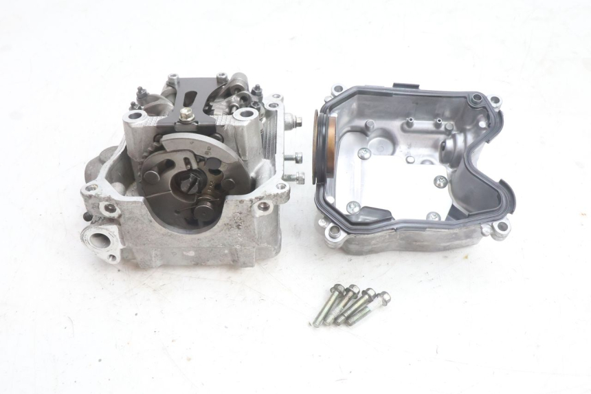 photo de TESTATA YAMAHA N-MAX NMAX 125 (2021 - 2024) - Stato della superficie e materiale