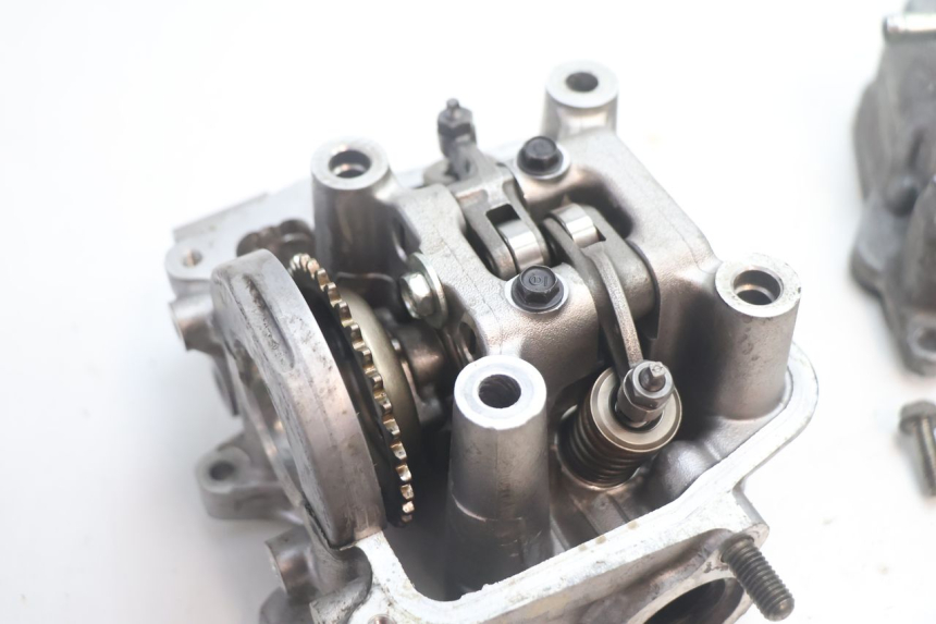 photo de TESTATA HONDA PCX (JF28) 125 (2009 - 2011) - Primo piano tecnico