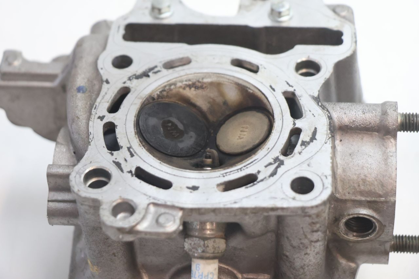 photo de TESTATA HONDA PCX (JF28) 125 (2009 - 2011) - Dettagli dei punti di fissaggio