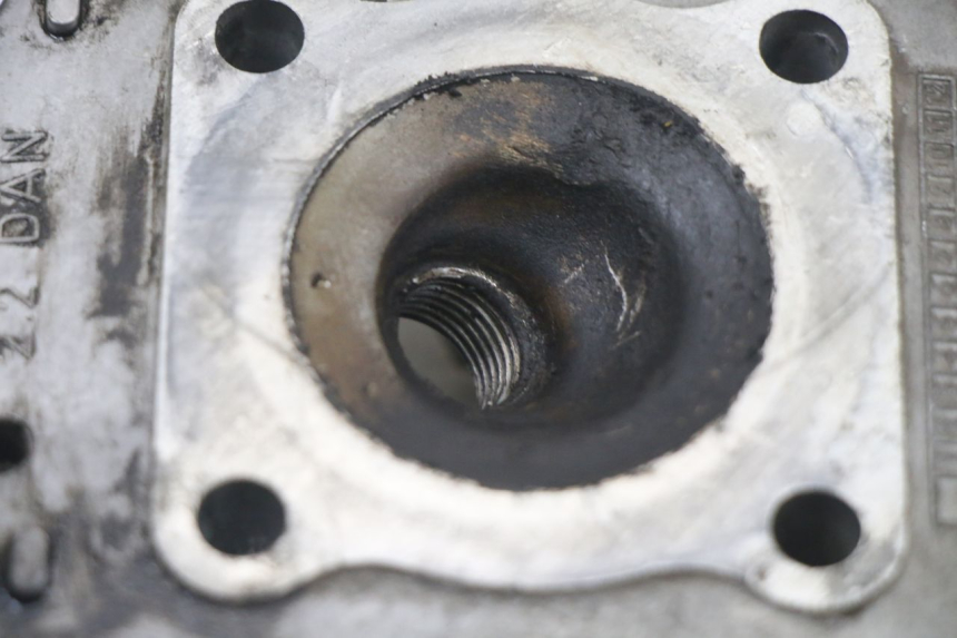 photo de TESTATA PEUGEOT TKR TREKKER FURIOUS 50 (2005 - 2014) - Dettagli dei punti di fissaggio