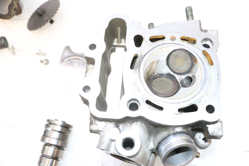 photo de TESTATA PEUGEOT SATELIS COMPRESSOR K15 125 (2006 - 2009) - Caratteristiche distintive
