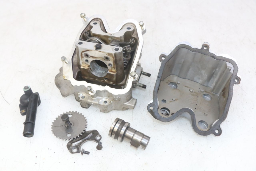 photo de TESTATA PEUGEOT SATELIS 125 (2010 - 2012) - Zoom sui componenti