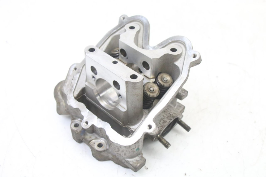 photo de TESTATA PEUGEOT SATELIS 125 (2013 - 2018) - Dettaglio del componente