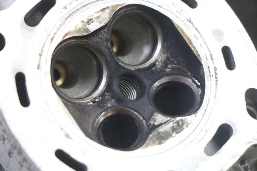 photo de TESTATA PEUGEOT SATELIS 125 (2013 - 2018) - Primo piano ad alta risoluzione