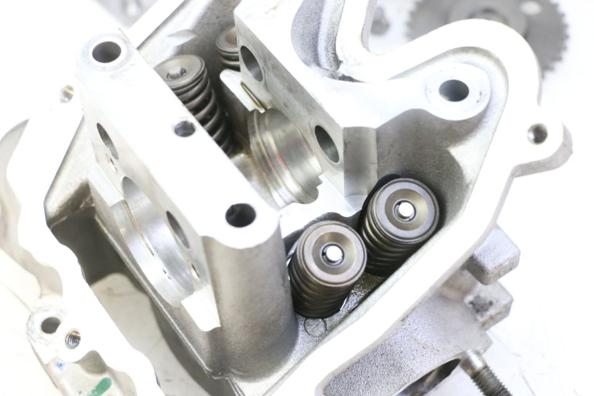 photo de TESTATA PEUGEOT SATELIS 125 (2013 - 2018) - Ispezione visiva dettagliata