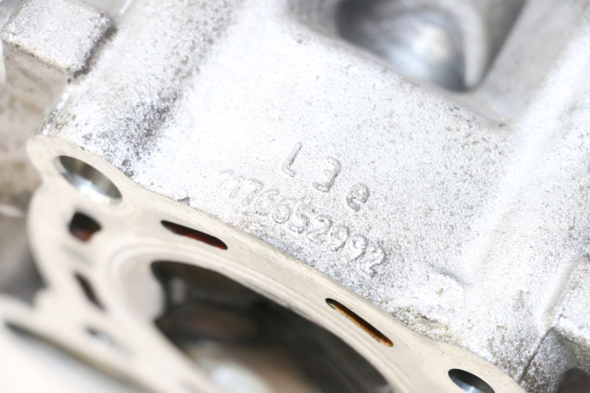 photo de TESTATA PEUGEOT SATELIS 125 (2013 - 2018) - Zoom sullo stato d'uso