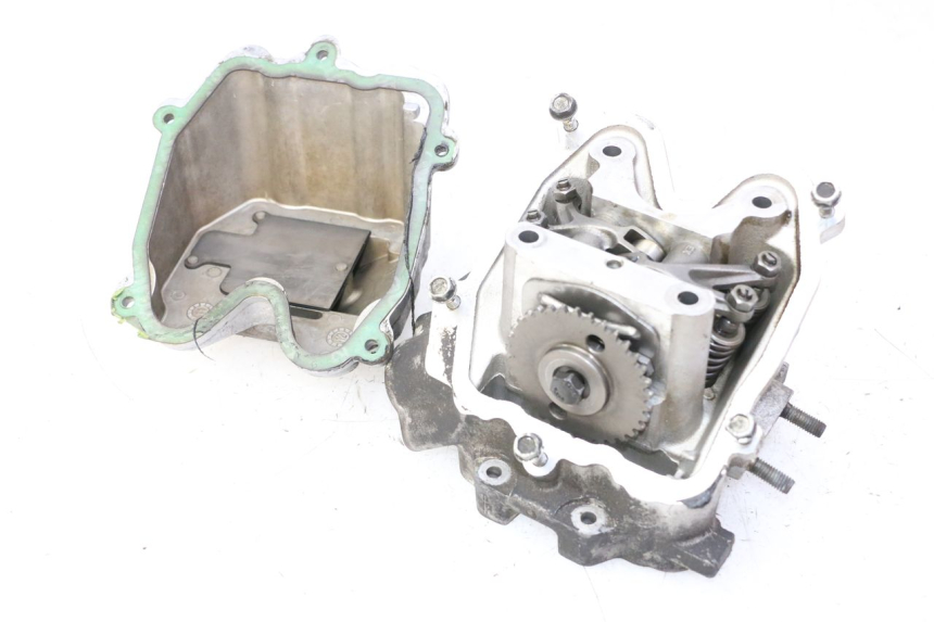 photo de TESTATA PEUGEOT SATELIS 125 (2013 - 2018) - Zoom sui componenti