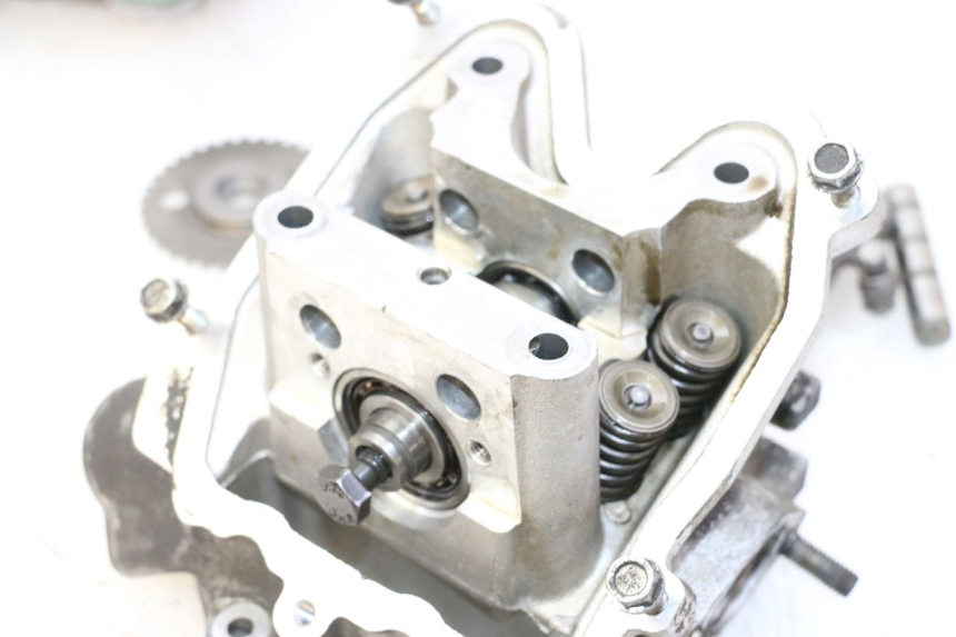 photo de TESTATA PEUGEOT SATELIS 125 (2013 - 2018) - Primo piano ad alta risoluzione