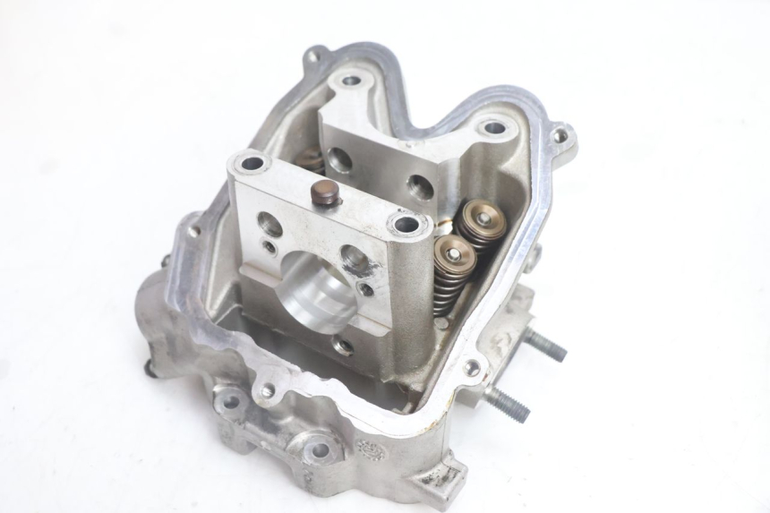 photo de TESTATA PEUGEOT SATELIS 125 (2006 - 2009) - Altra vista dell'articolo