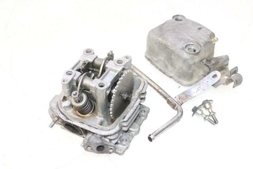 photo de TESTATA HONDA SCV LEAD 100 (2003 - 2007) - Caratteristiche distintive