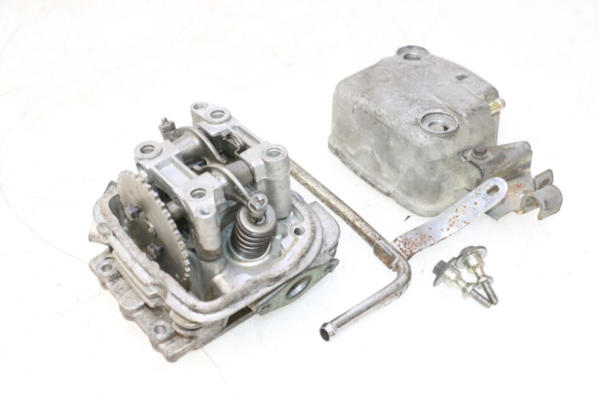 photo de TESTATA HONDA SCV LEAD 100 (2003 - 2007) - Zoom sui componenti