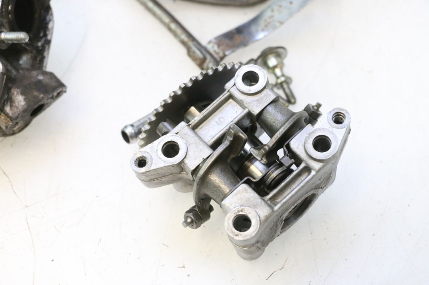 photo de TESTATA HONDA SCV LEAD 100 (2003 - 2007) - Altra angolazione