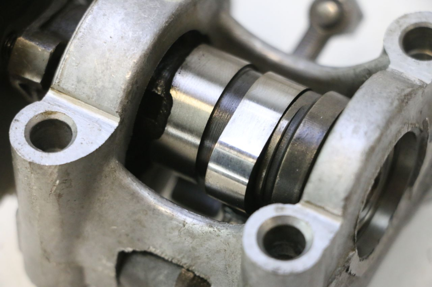 photo de TESTATA HONDA SCV LEAD 100 (2003 - 2007) - Dettagli dei punti di fissaggio