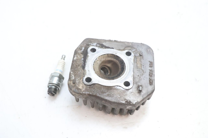 photo de TESTATA PEUGEOT SPEEDFIGHT 2 AC 50 (2000 - 2009) - Primo piano tecnico