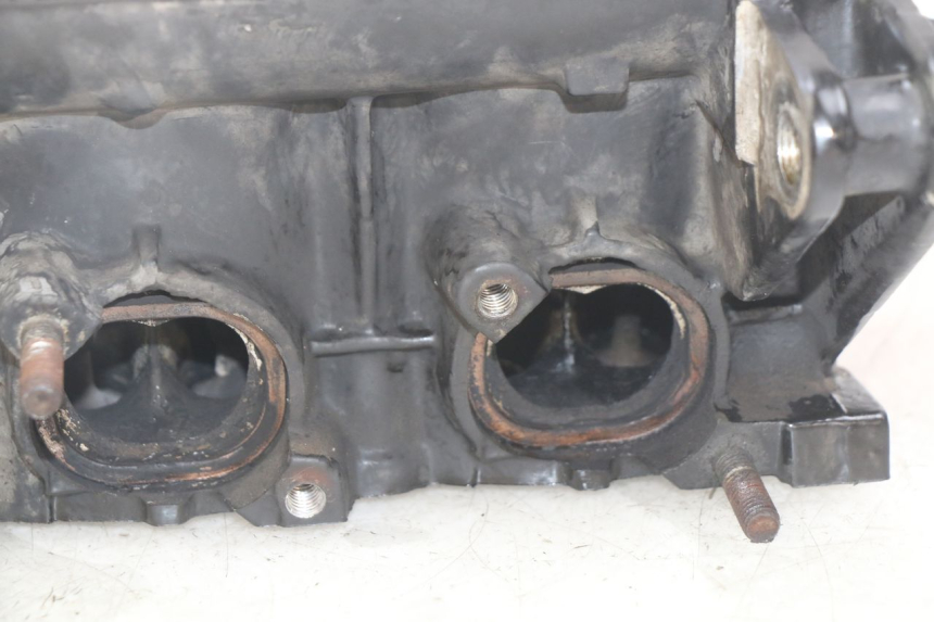 photo de TESTATA TRIUMPH SPRINT ST 955 (1999 - 2001) - Primo piano ad alta risoluzione