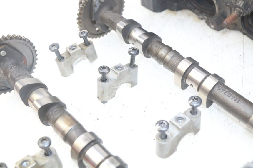 photo de TESTATA TRIUMPH SPRINT ST 955 (1999 - 2001) - Stato della superficie e materiale