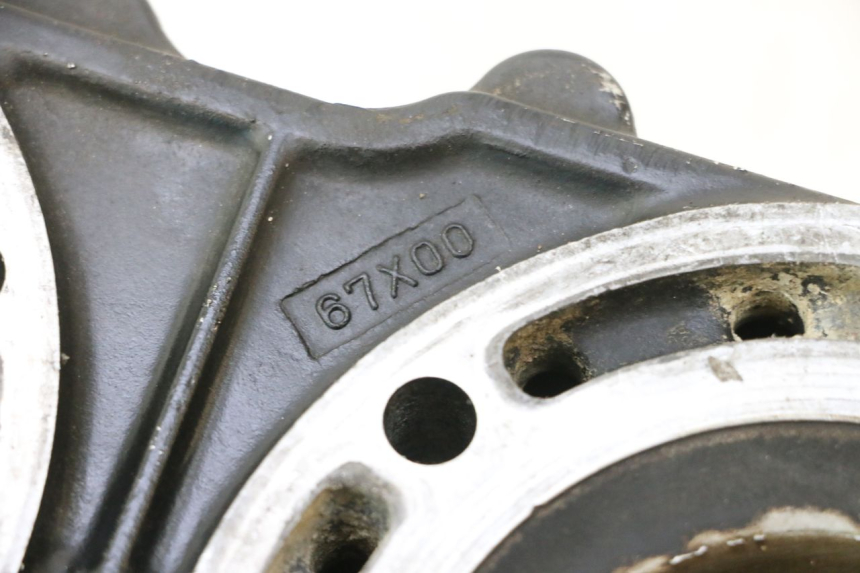 photo de TESTATA YAMAHA WAVE RUNNER GP R 1200 (2000 - 2003) - Dettagli dei punti di fissaggio