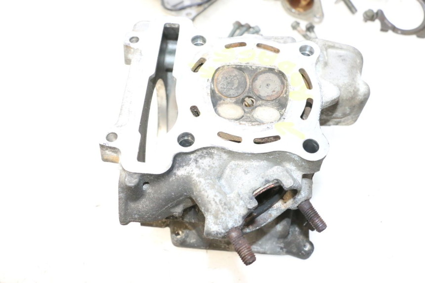 photo de TESTATA YAMAHA XMAX X-MAX 125 (2006 - 2009) - Dettaglio del componente