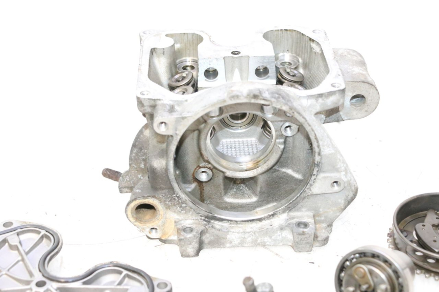 photo de TESTATA YAMAHA XMAX X-MAX 125 (2006 - 2009) - Dettagli dei punti di fissaggio
