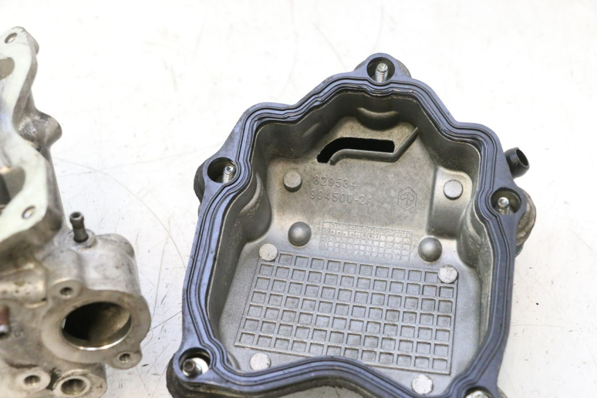 photo de TESTATA PIAGGIO X9 EVOLUTION 125 (2003 - 2007) - Dettagli dei punti di fissaggio