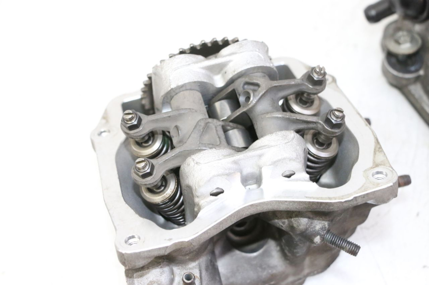 photo de TESTATA PIAGGIO XEVO - X EVO 125 (2007 - 2017) - Dettagli dei punti di fissaggio