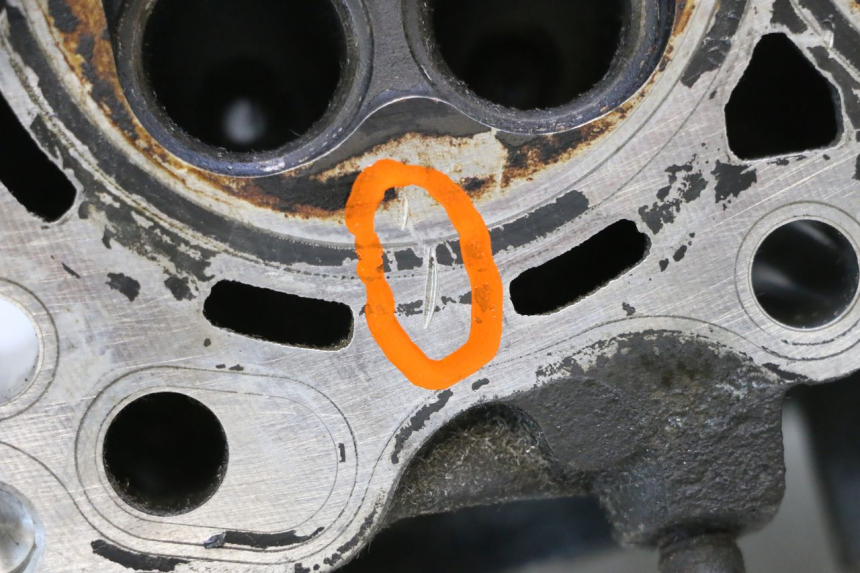 photo de Testata YAMAHA XJ6 ABS 600 (2008 - 2016) - Altra vista dell'articolo