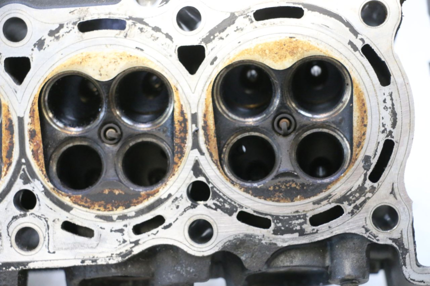 photo de Testata YAMAHA XJ6 ABS 600 (2008 - 2016) - Stato della superficie e materiale