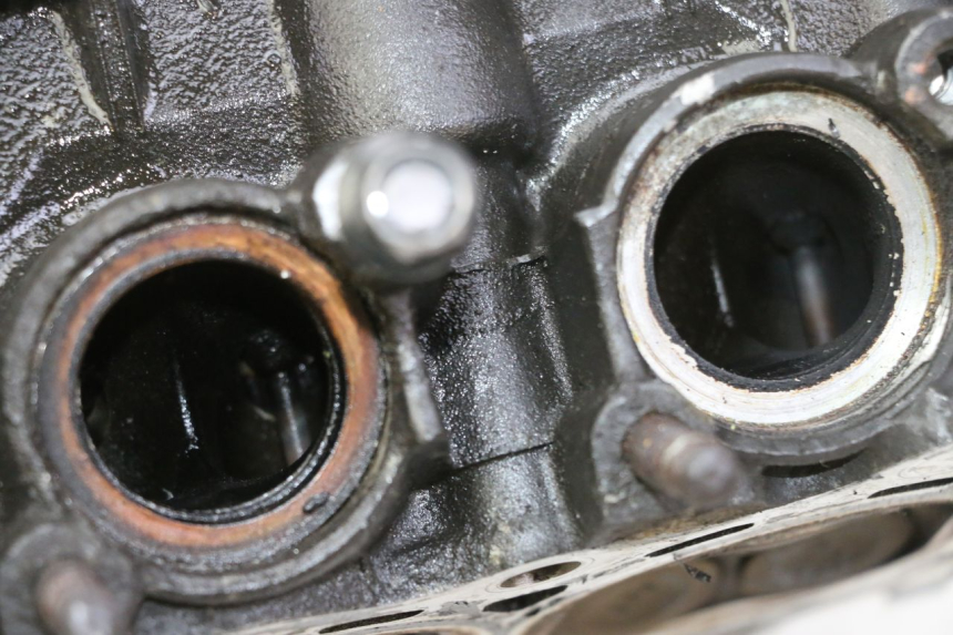 photo de TESTATA YAMAHA XJ6 600 (2008 - 2016) - Ispezione visiva dettagliata