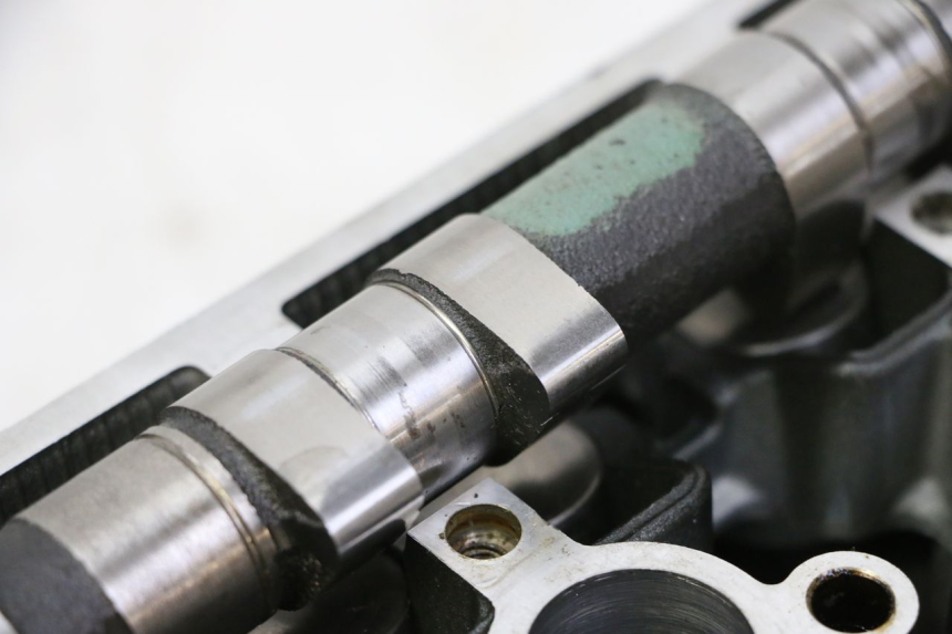 photo de TESTATA YAMAHA XJ6 600 (2008 - 2016) - Stato della superficie e materiale