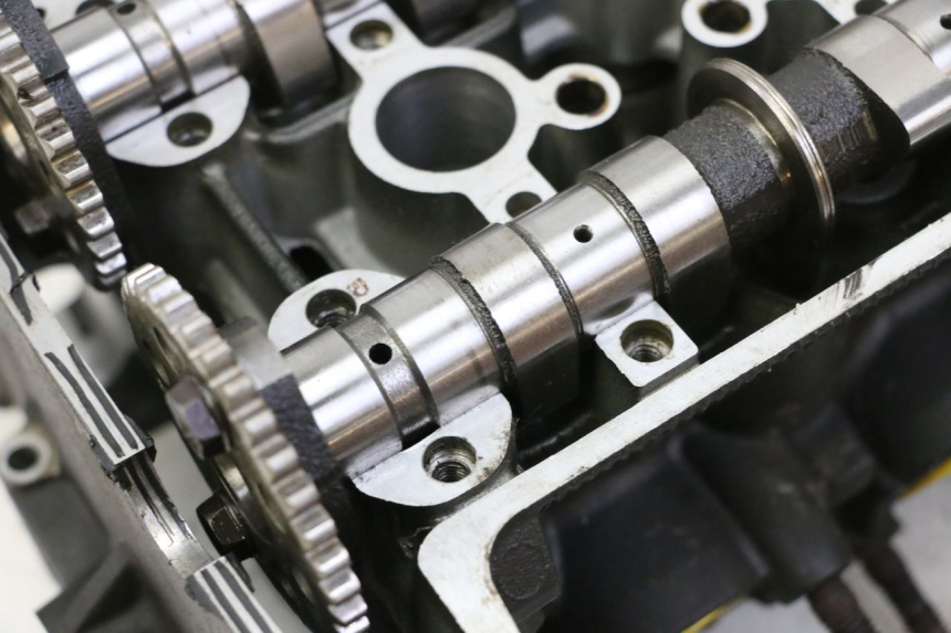 photo de TESTATA YAMAHA XJ6 600 (2008 - 2016) - Caratteristiche distintive