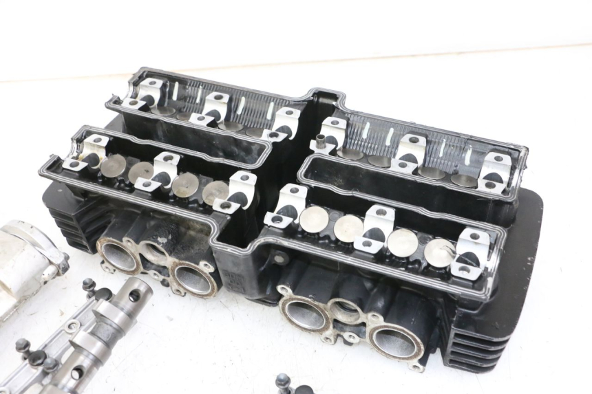 photo de TESTATA YAMAHA FZS FAZER 600 (2001 - 2003) - Vista d'insieme del prodotto