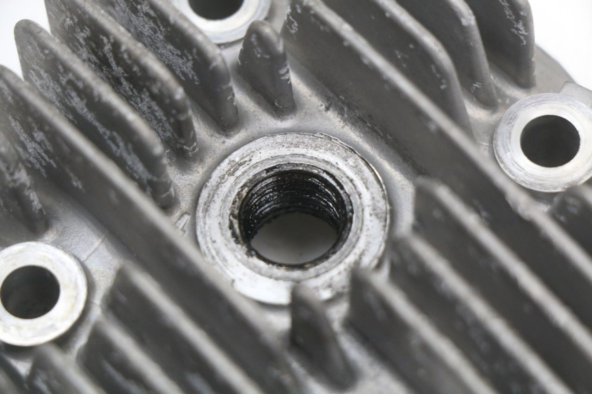 photo de TESTATA YAMAHA YE ZEST 50 (1992 - 1998) - Dettagli dei punti di fissaggio