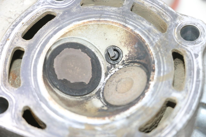photo de TESTATA YAMAHA YP MAJESTY 125 (1998 - 2001) - Zoom sui componenti