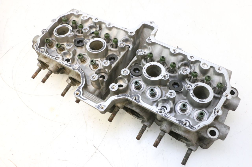 photo de TESTATA YAMAHA YZF R GENESIS 750 (1993 - 1998) - Angolazione alternativa