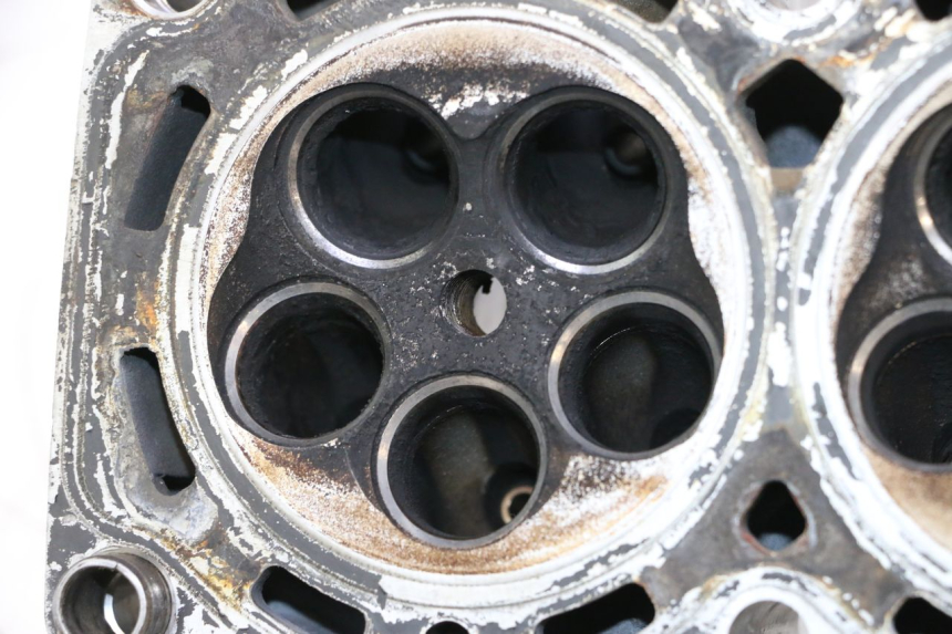 photo de TESTATA YAMAHA YZF R GENESIS 750 (1993 - 1998) - Vista principale