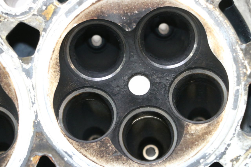 photo de TESTATA YAMAHA YZF R GENESIS 750 (1993 - 1998) - Altra angolazione
