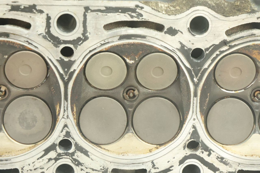 photo de TESTATA YAMAHA YZF R6 600 (2008 - 2009) - Stato della superficie e materiale